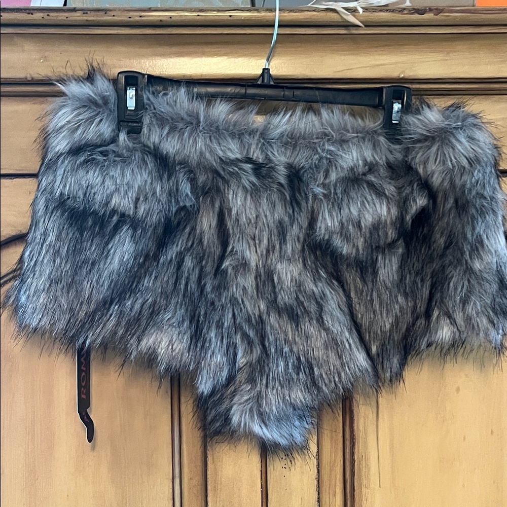 ROMWE Faux Fur Shorts in Gray w/ Tan Highlights